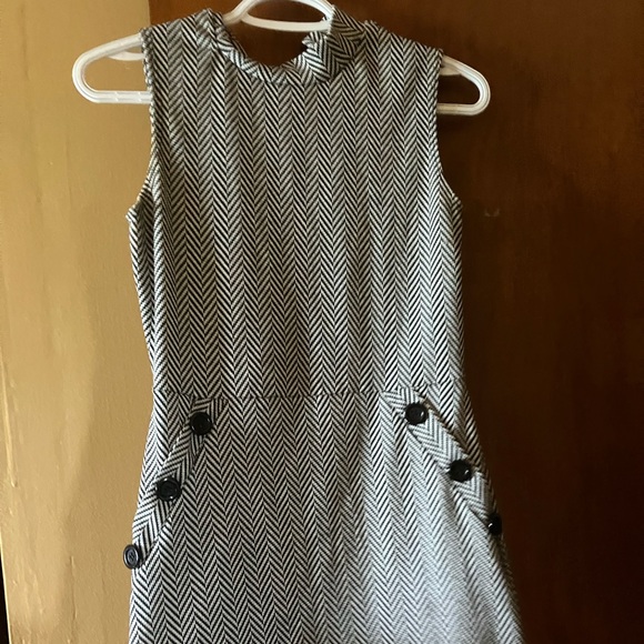 Houndstooth mini with button detailing - Picture 1 of 1